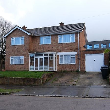 Many Worlds Meet - Eurostar, Wimbledon 30 Mins, Central London, Gatwick 15 Mins - Spacious, Sleeps Up To 16 Plus Cot - Free Wifi, Parking - Next To Lloyd Park, Great For Families, Walkers, Relocators - Ideal For Contractors 크로이던 외부 사진