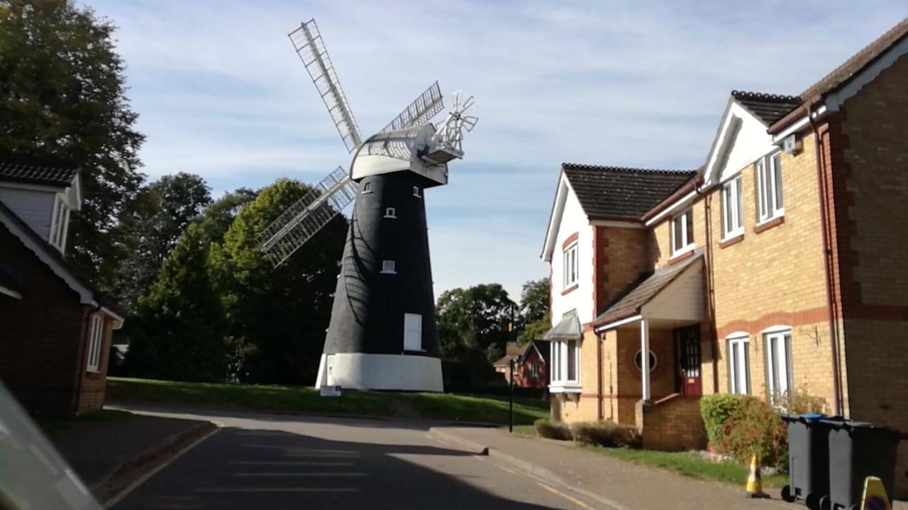 Many Worlds Meet - Eurostar, Wimbledon 30 Mins, Central London, Gatwick 15 Mins - Spacious, Sleeps Up To 16 Plus Cot - Free Wifi, Parking - Next To Lloyd Park, Great For Families, Walkers, Relocators - Ideal For Contractors 크로이던 외부 사진