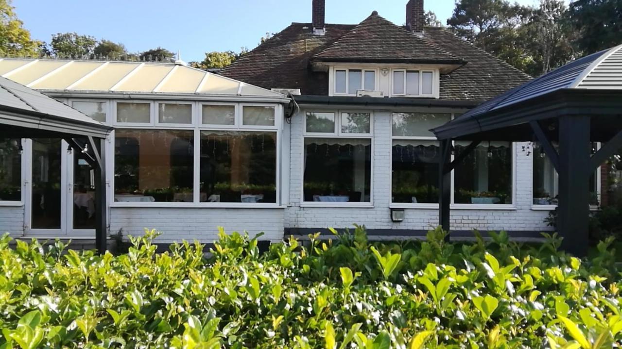 Many Worlds Meet - Eurostar, Wimbledon 30 Mins, Central London, Gatwick 15 Mins - Spacious, Sleeps Up To 16 Plus Cot - Free Wifi, Parking - Next To Lloyd Park, Great For Families, Walkers, Relocators - Ideal For Contractors 크로이던 외부 사진