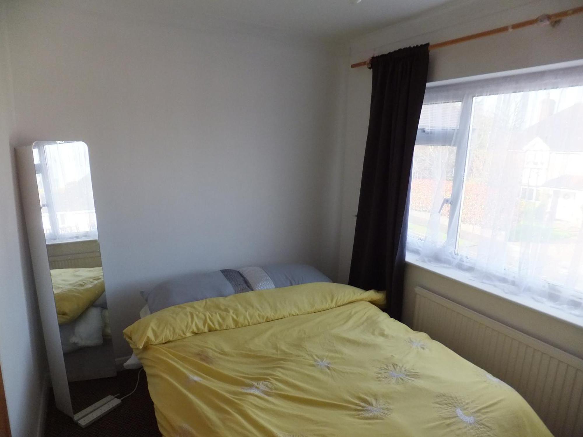 Many Worlds Meet - Eurostar, Wimbledon 30 Mins, Central London, Gatwick 15 Mins - Spacious, Sleeps Up To 16 Plus Cot - Free Wifi, Parking - Next To Lloyd Park, Great For Families, Walkers, Relocators - Ideal For Contractors 크로이던 객실 사진